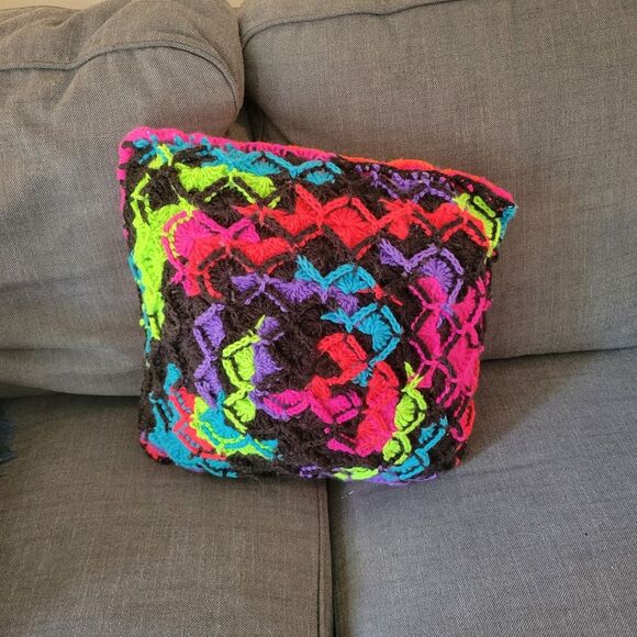 Handmade crochet reversible throw pillow - Picture 2 of 4